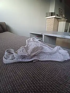 Lul18809 stripchat live cam model