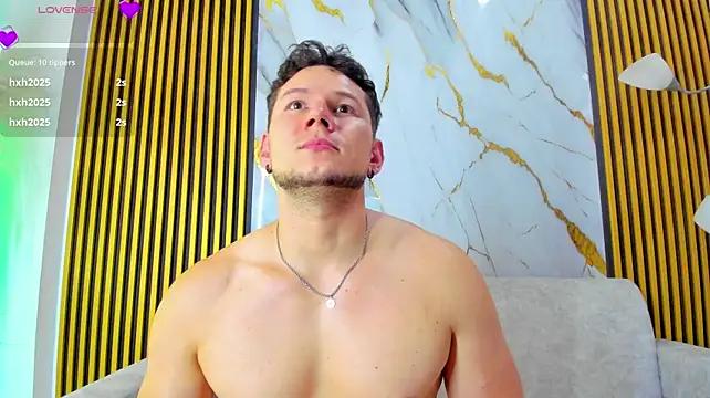 Izui_Pierce stripchat live cam model
