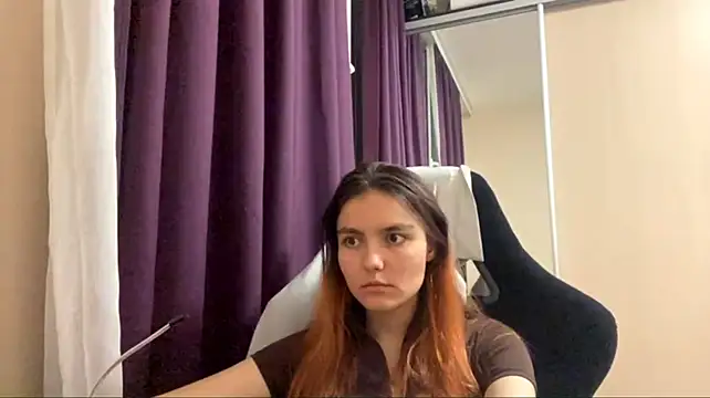 VelvetEden stripchat live cam model