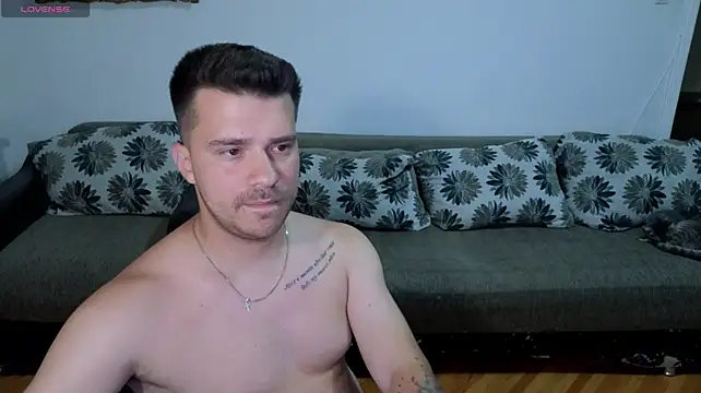 JohnnyStepBro stripchat live cam model