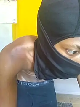 876tom stripchat live cam model