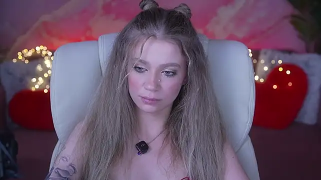 SunnyLay stripchat live cam model