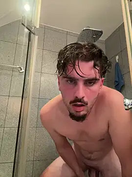 youngspritzer stripchat live cam model