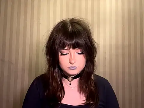 MedaFrerich stripchat live cam model