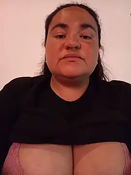 ayeyluis stripchat live cam model