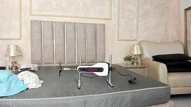 Miaasummer stripchat live cam model