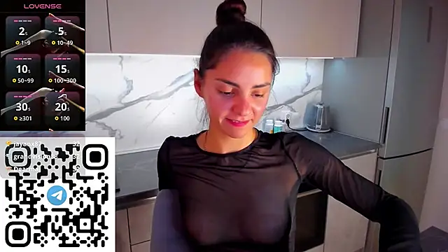 EmiliaZen stripchat live cam model