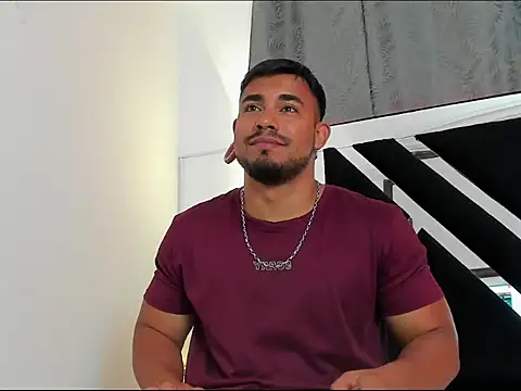 DrakeEvans stripchat live cam model