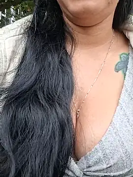 Luianna stripchat live cam model