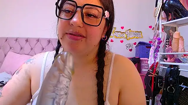lanaqueen699 stripchat live cam model