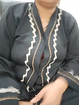 Mahiraa-Khan stripchat live cam model