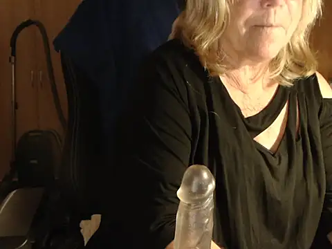 _sunshine__ stripchat live cam model