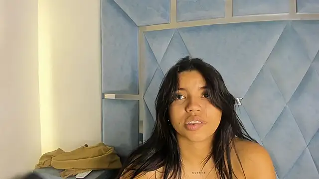 Lucy_asm stripchat live cam model