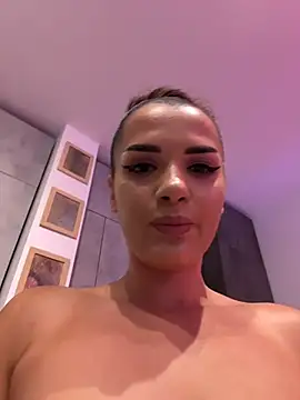 chloenyx stripchat live cam model