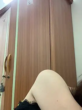 Weevi10 stripchat live cam model