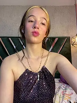 aly_16 stripchat live cam model