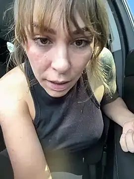 MommyGambit stripchat live cam model