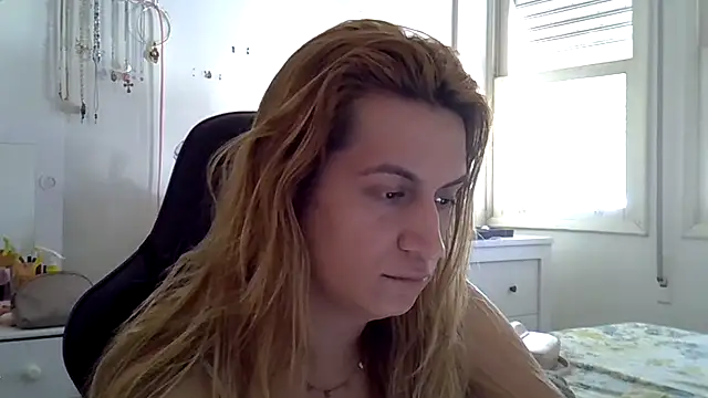 luizacandy stripchat live cam model