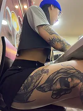 EemaHaruki stripchat live cam model