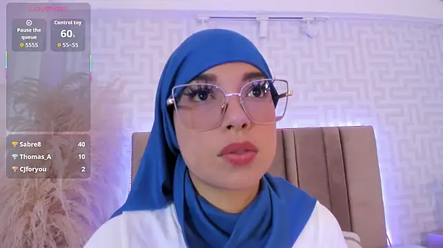 naishaa_ stripchat live cam model
