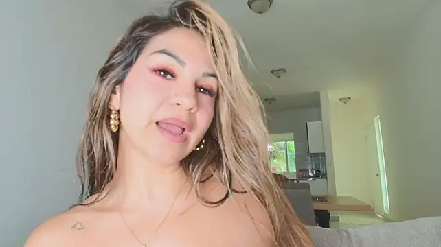 Shanell_Rousex stripchat live cam model