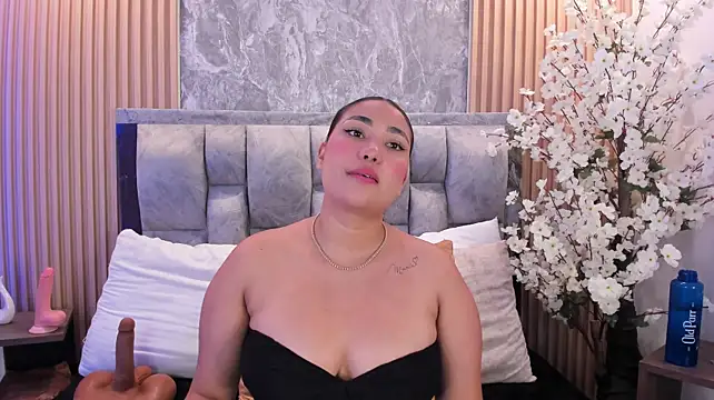 Sulay_Kim stripchat live cam model