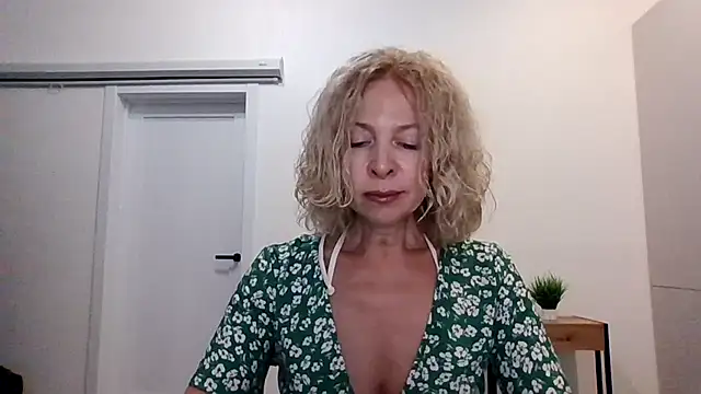 Vireliabo stripchat live cam model