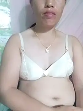 Tu-quyen stripchat live cam model