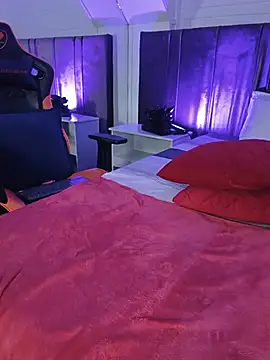 Ahllana stripchat live cam model