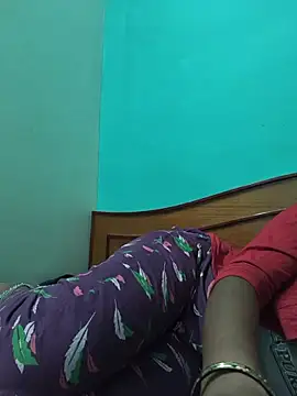 Tamil-yalini stripchat live cam model