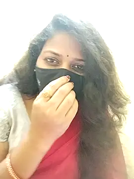 Soundarya143 stripchat live cam model