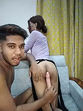 LeonSunny-54 stripchat live cam model
