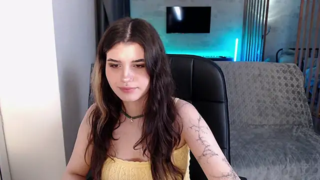 AnoraDarkk stripchat live cam model