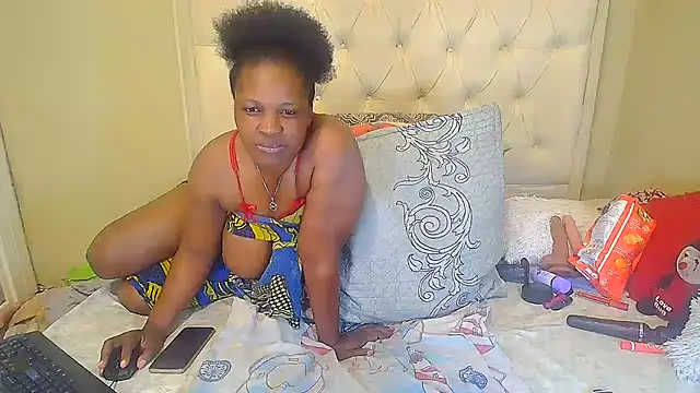 NoviaveeXXX stripchat live cam model