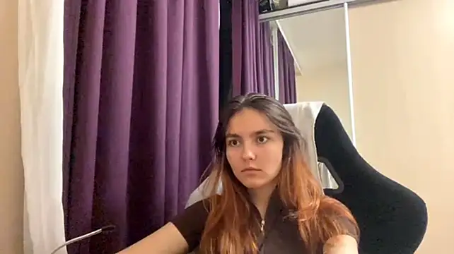 VelvetEden stripchat live cam model