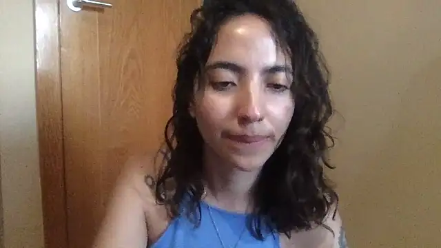 Sophi__a stripchat live cam model