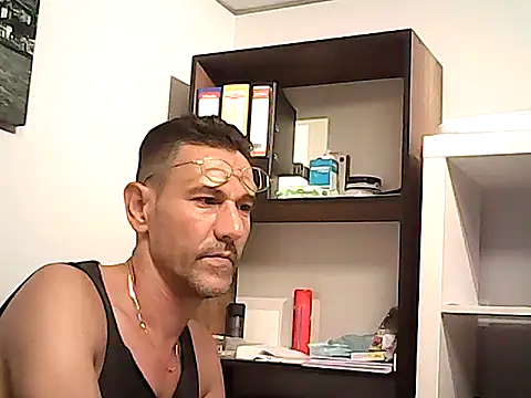 mastercharisma35 stripchat live cam model