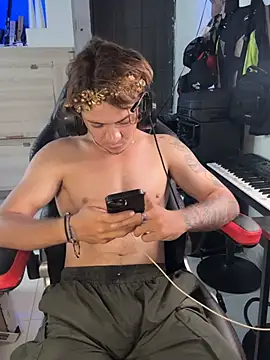 AngelLatinBoy stripchat live cam model
