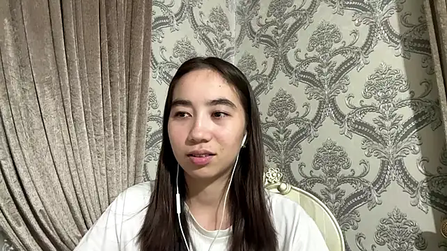cocoSharms stripchat live cam model