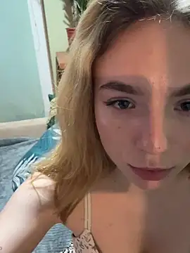 Helga21_ stripchat live cam model