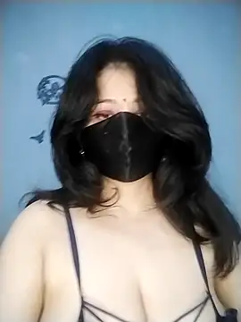 Pari8822 stripchat live cam model