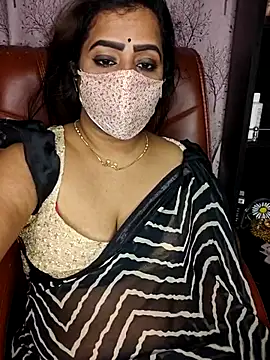 Sowmya8940 stripchat live cam model