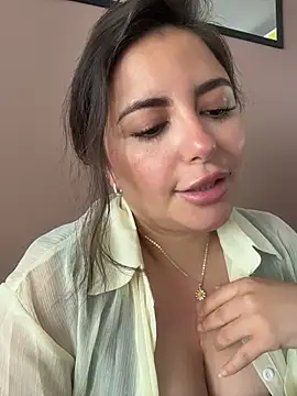 sukhakunis1 stripchat live cam model