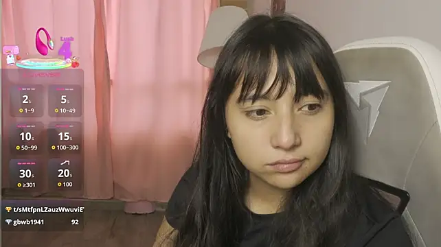 EmmitaGarcia stripchat live cam model