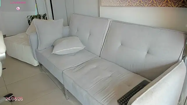 Missbeloved stripchat live cam model