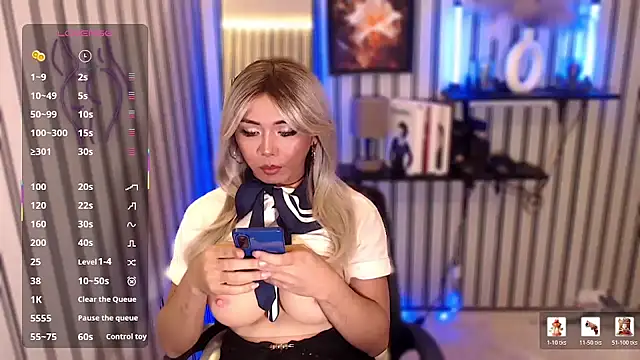 KattieFlirty stripchat live cam model