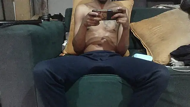 Winterslender stripchat live cam model