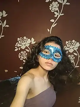 Sommiya_love stripchat live cam model