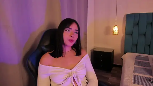 Mila__Fire stripchat live cam model