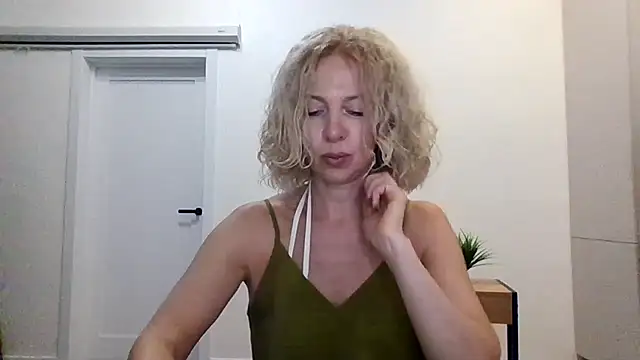Vireliabo stripchat live cam model